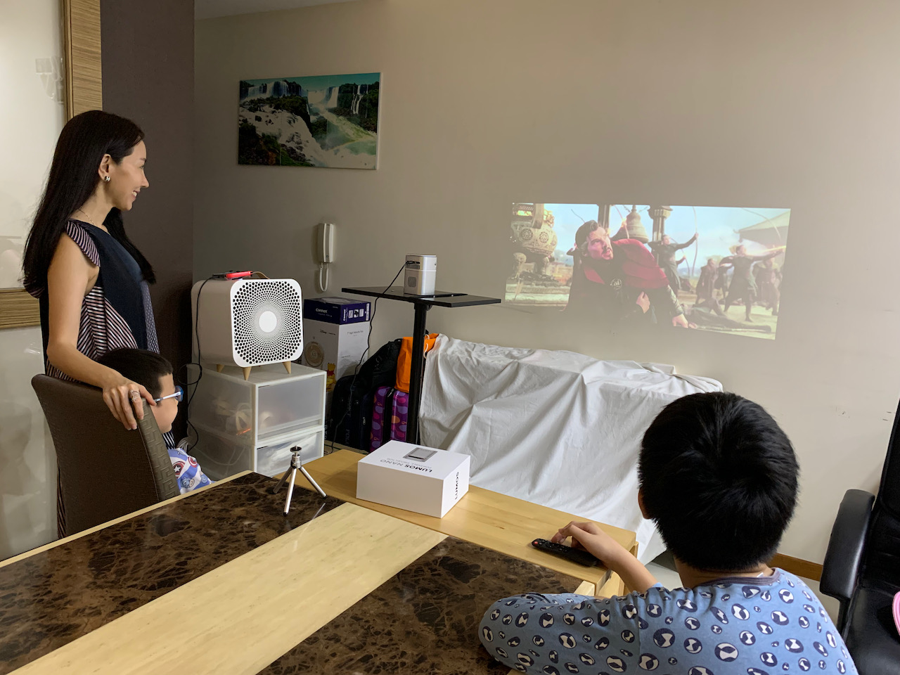 Review of LUMOS NANO Home Cinema Mini Portable Projector